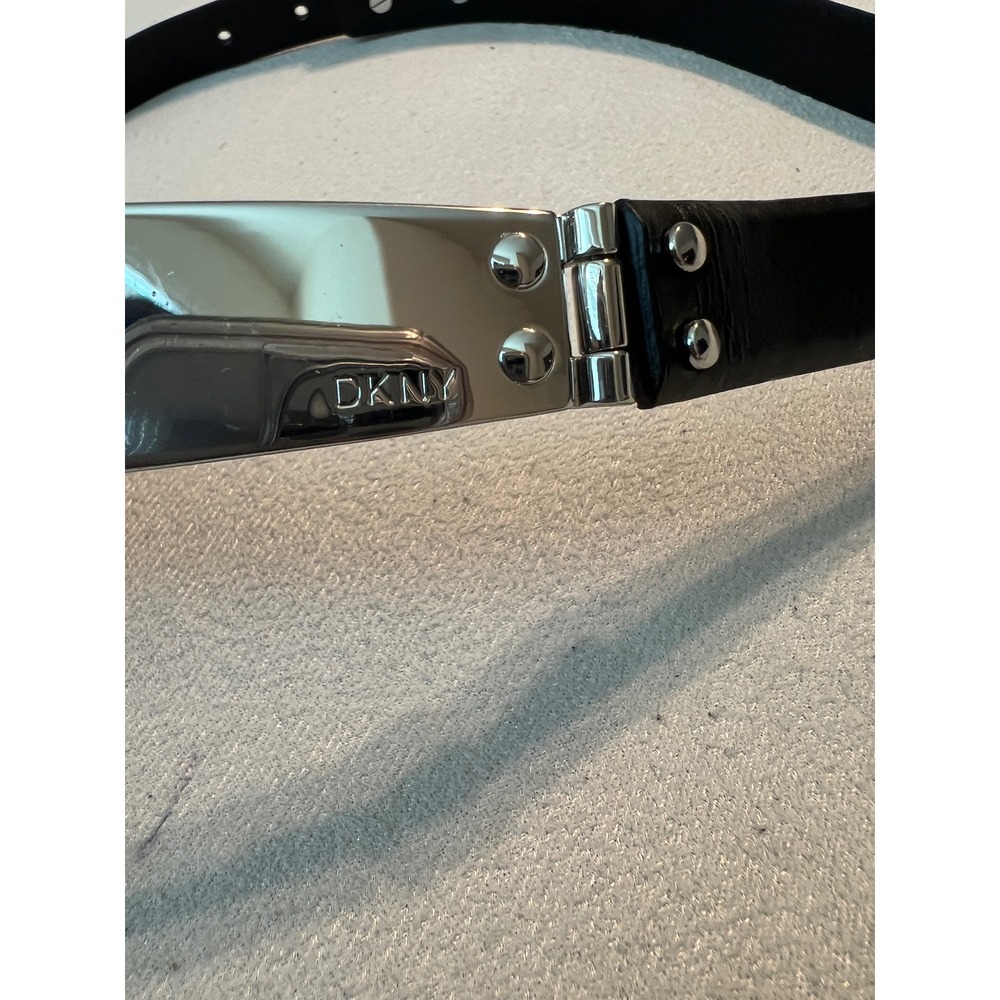 DKNY Womens Black Leather Metal Plate Statement Belt Silver Hardware Y2K Size 10 - Picture 12 of 13